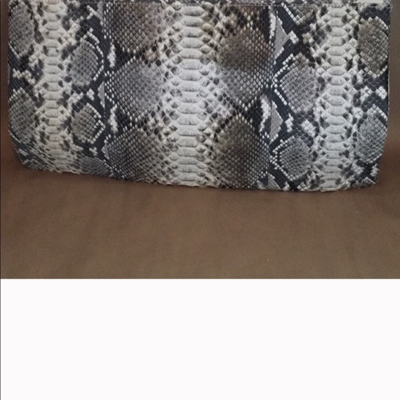 Andi Bagus puka shell snakeskin clutch - Picture 3 of 6